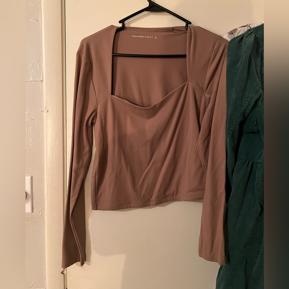 Abercrombie & Fitch Double-Layered Seamless Fabric Sweetheart Top